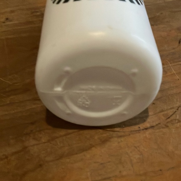 Vans 50th Anniversary White and Black Bottle - Picture 4 of 10